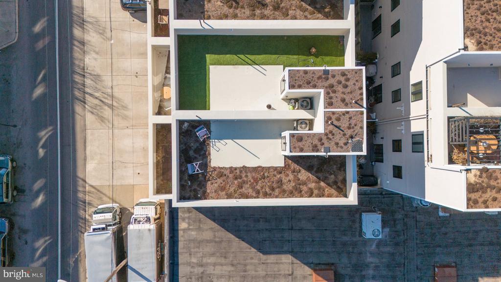 1422 S FRONT STREET