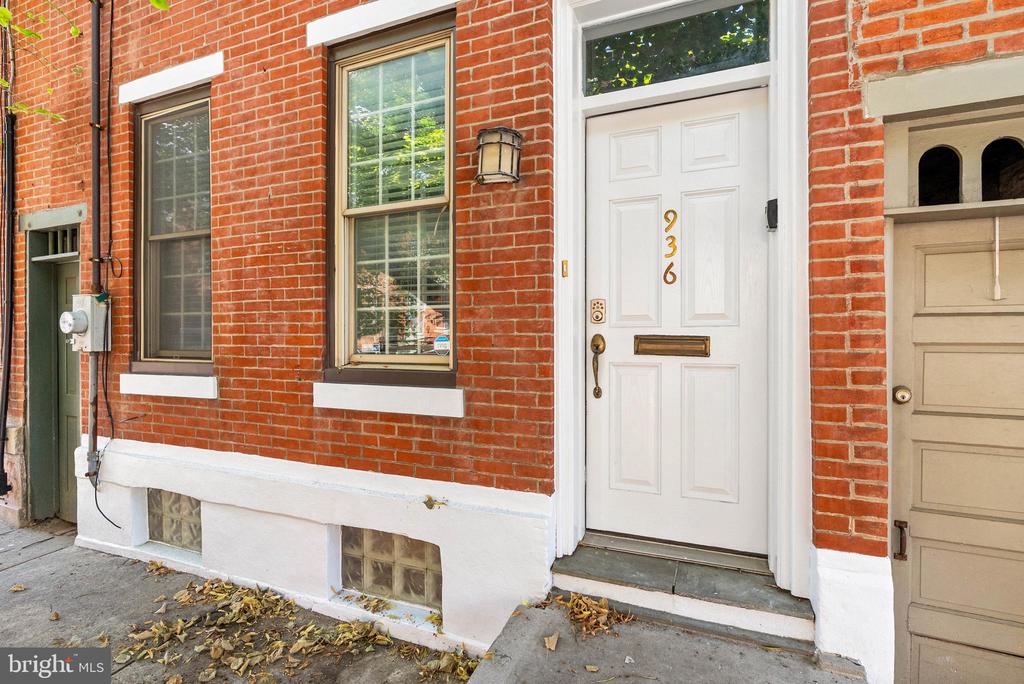 936 N 4TH STREET