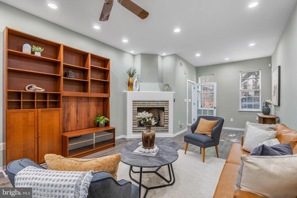 936 N 4TH STREET