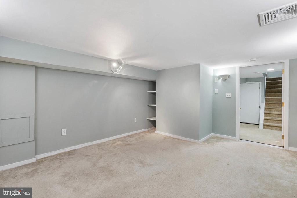 936 N 4TH STREET