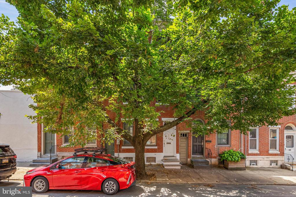936 N 4TH STREET