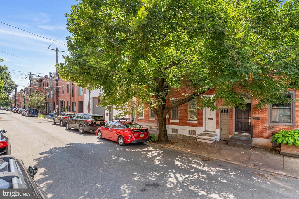 936 N 4TH STREET