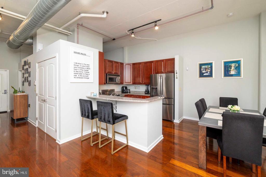 113 N BREAD STREET 3B1
