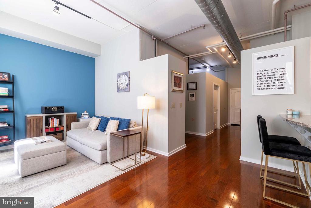 113 N BREAD STREET 3B1