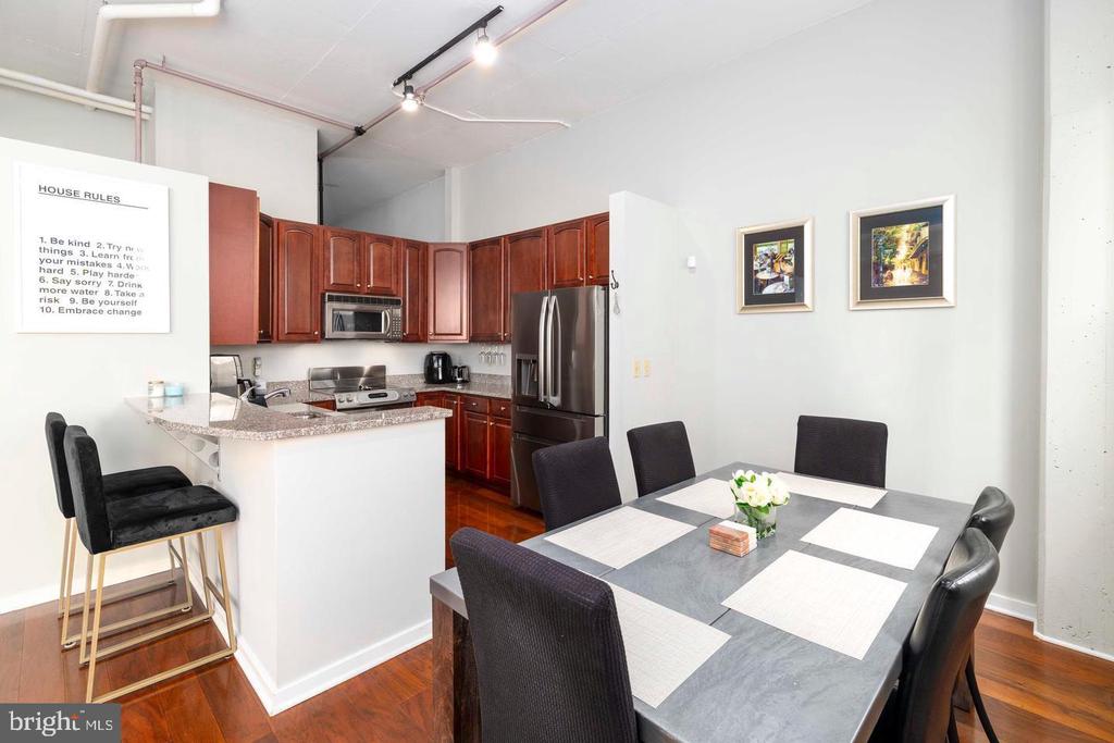 113 N BREAD STREET 3B1