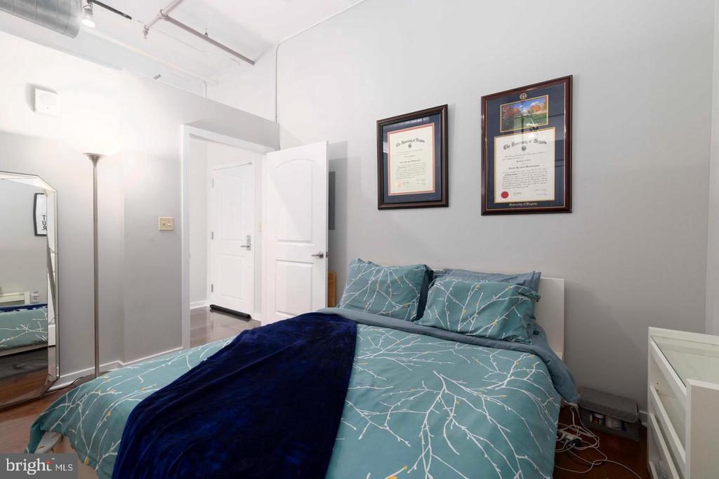113 N BREAD STREET 3B1