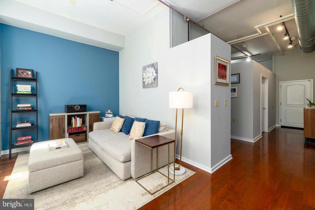 113 N BREAD STREET 3B1