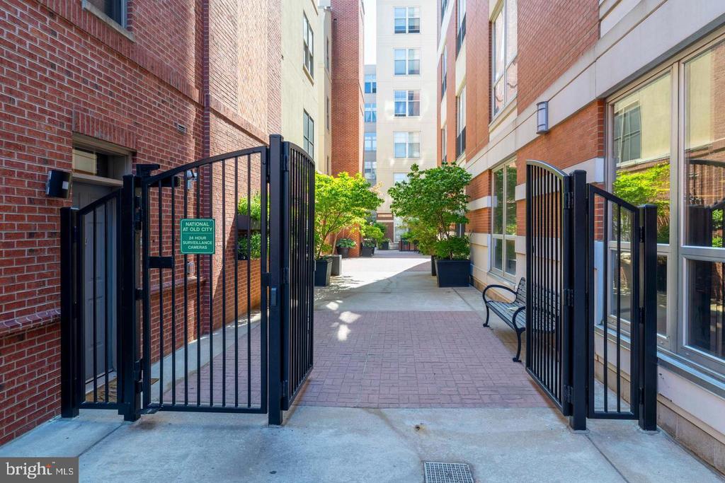 113 N BREAD STREET 3B1