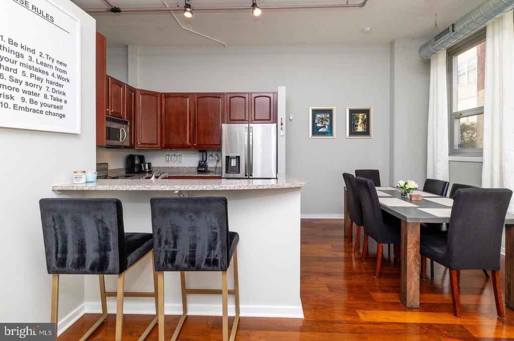 113 N BREAD STREET 3B1