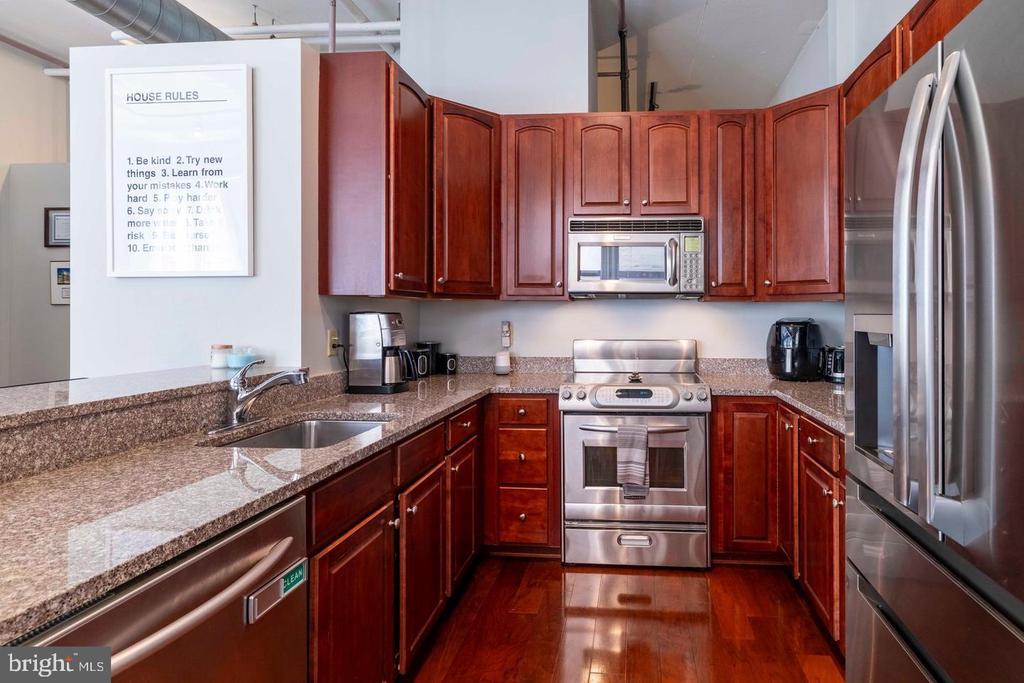 113 N BREAD STREET 3B1