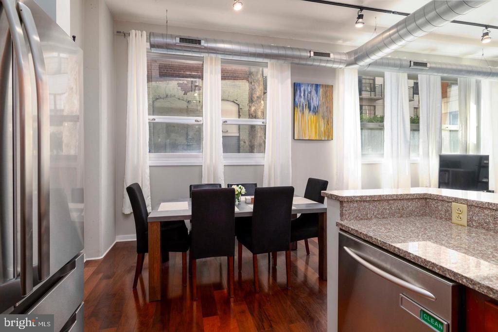 113 N BREAD STREET 3B1