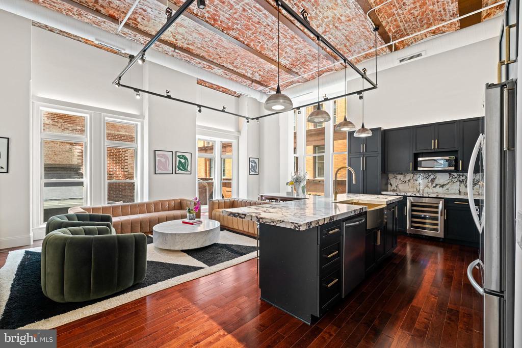 421 CHESTNUT STREET 203