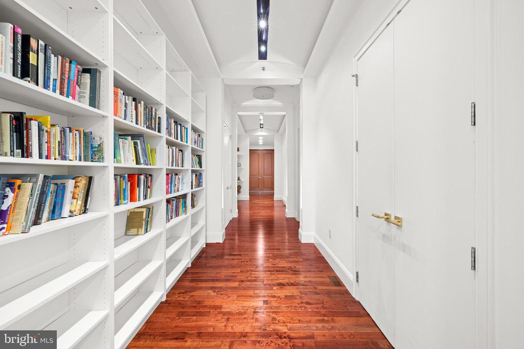 421 CHESTNUT STREET 203