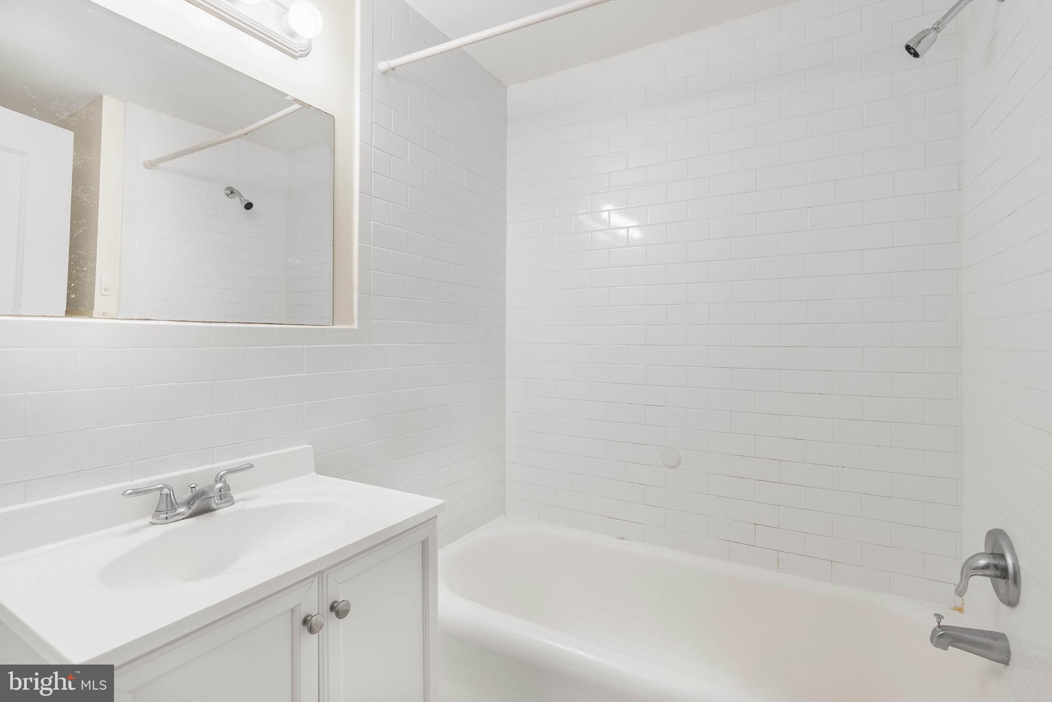 1324 LOCUST STREET 1102