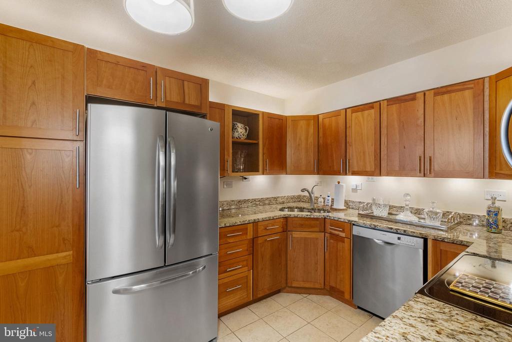 233 S 6TH STREET 704