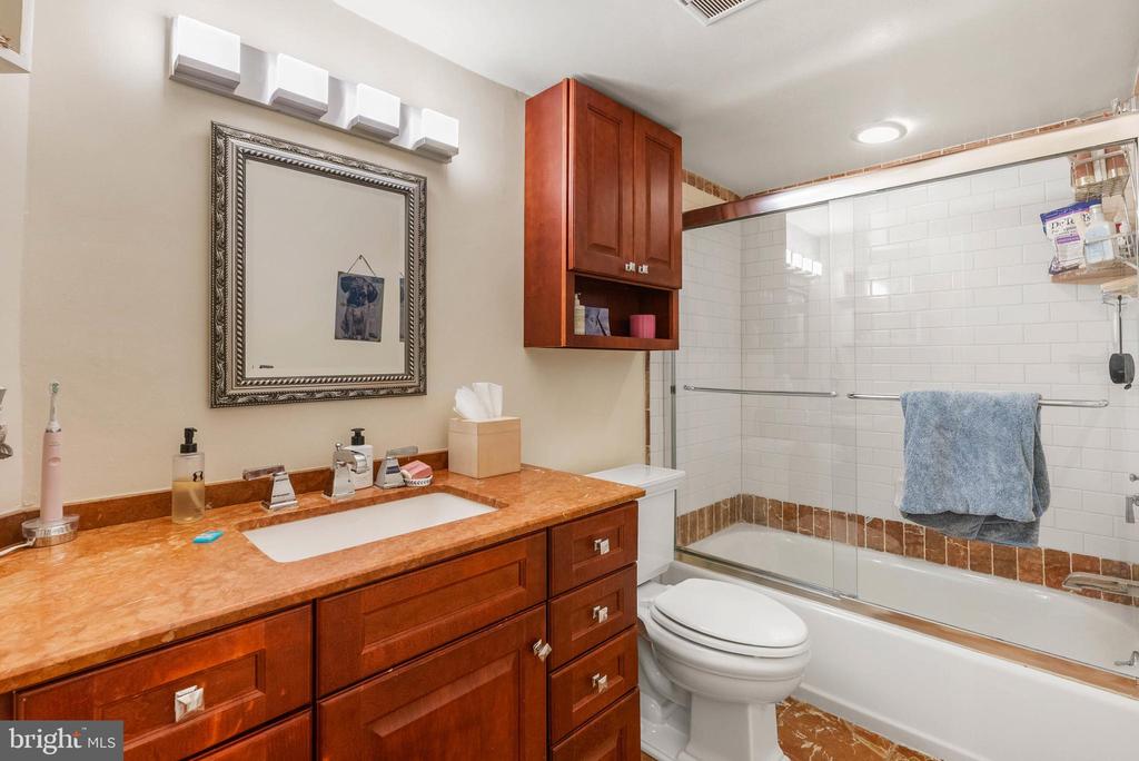 233 S 6TH STREET 704
