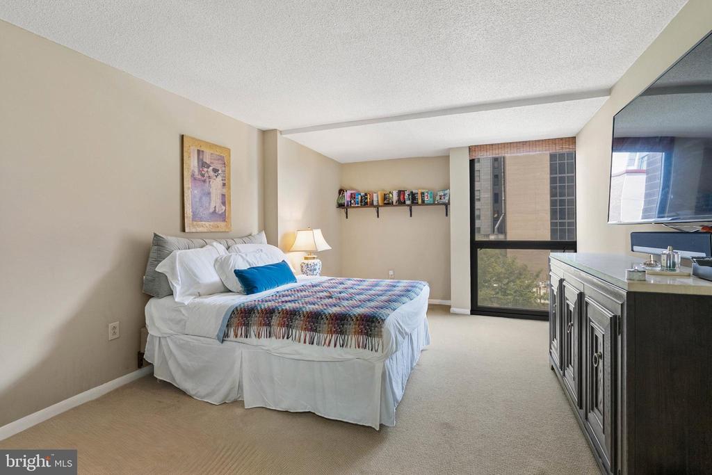233 S 6TH STREET 704
