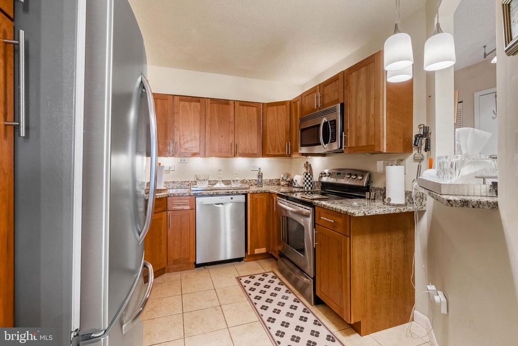 233 S 6TH STREET 704