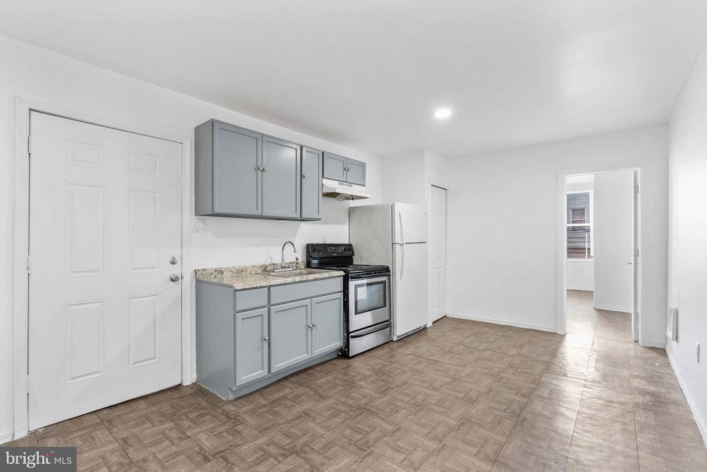 401 W WINGOHOCKING STREET 2