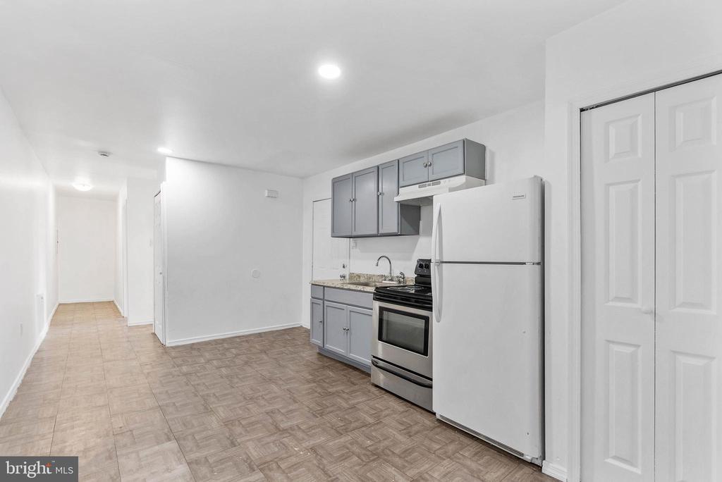 401 W WINGOHOCKING STREET 2