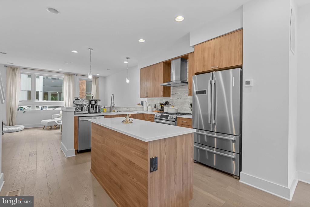 634 N 5TH STREET 5