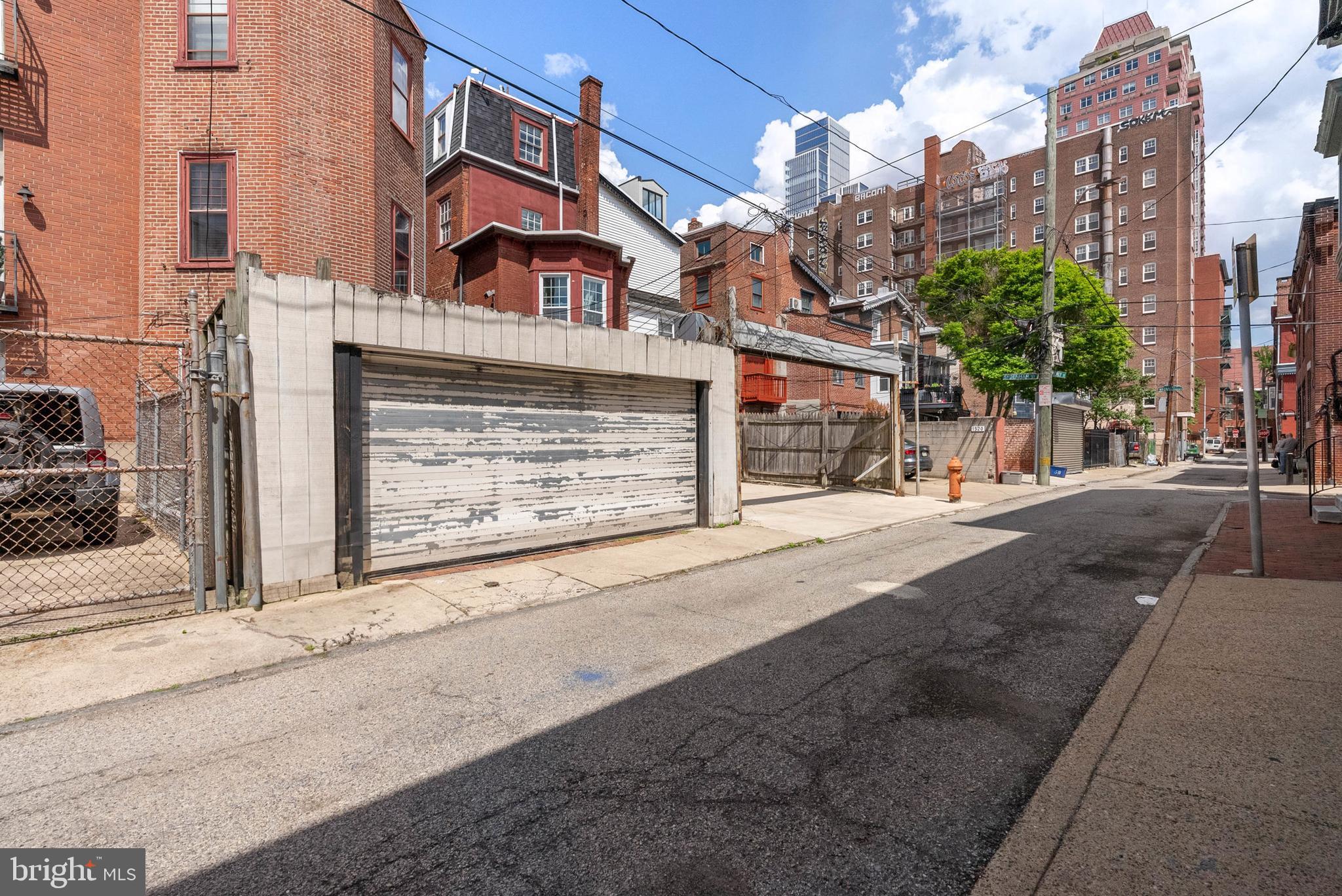 1524 PINE STREET 3