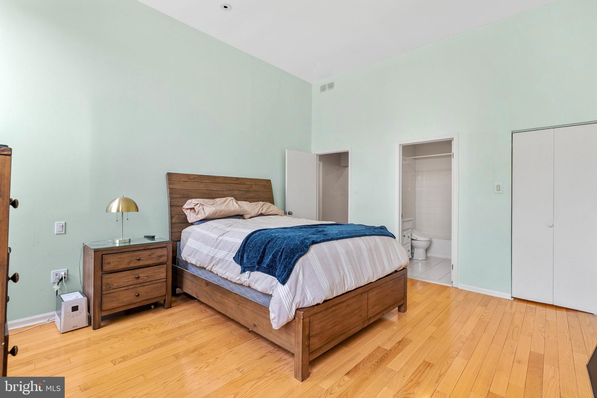 914 SPRUCE STREET 9