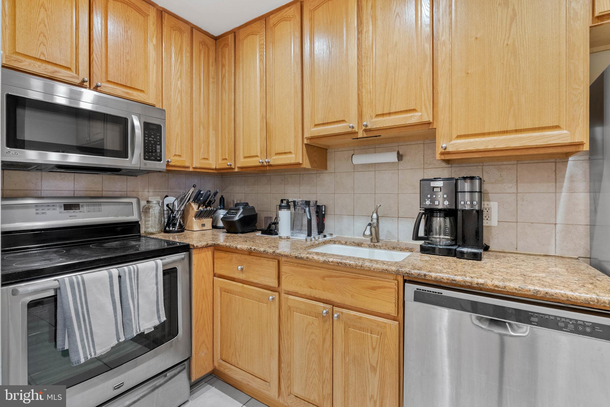 914 SPRUCE STREET 9