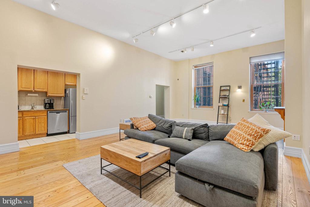 914 SPRUCE STREET 9