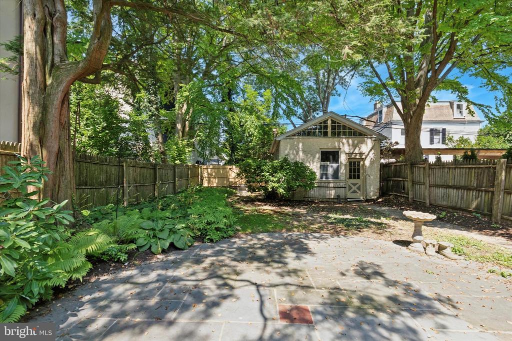 195 E EVERGREEN AVENUE