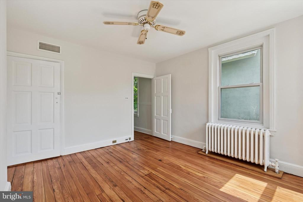 195 E EVERGREEN AVENUE