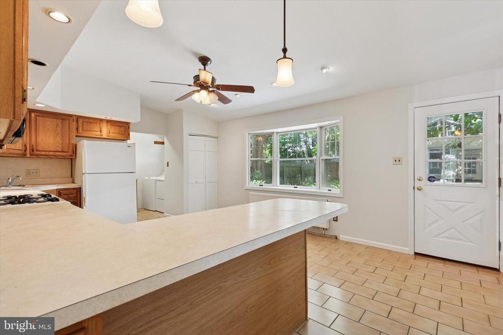 195 E EVERGREEN AVENUE