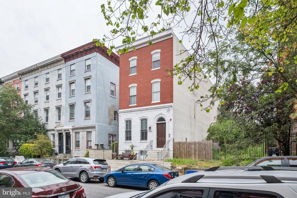 1516 GREEN STREET