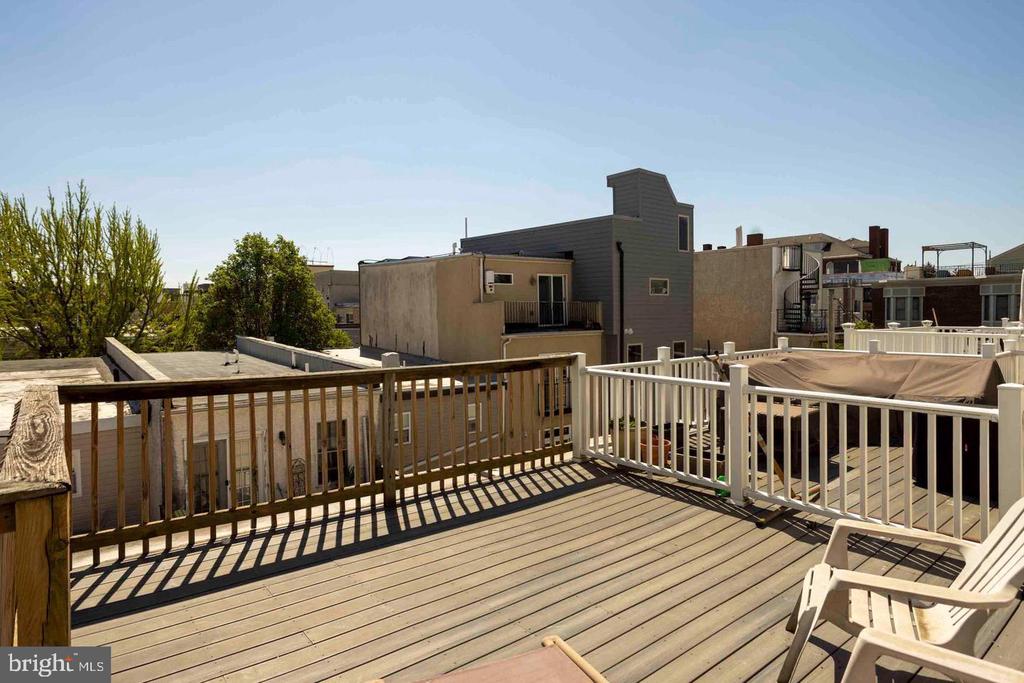 2238 CHRISTIAN STREET