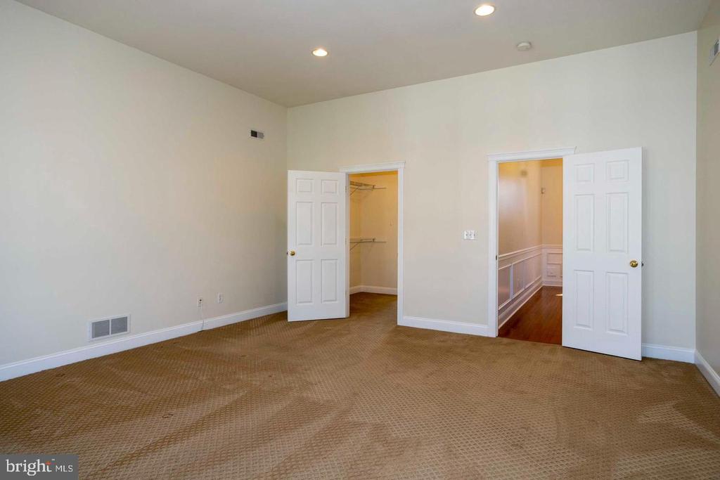 2238 CHRISTIAN STREET