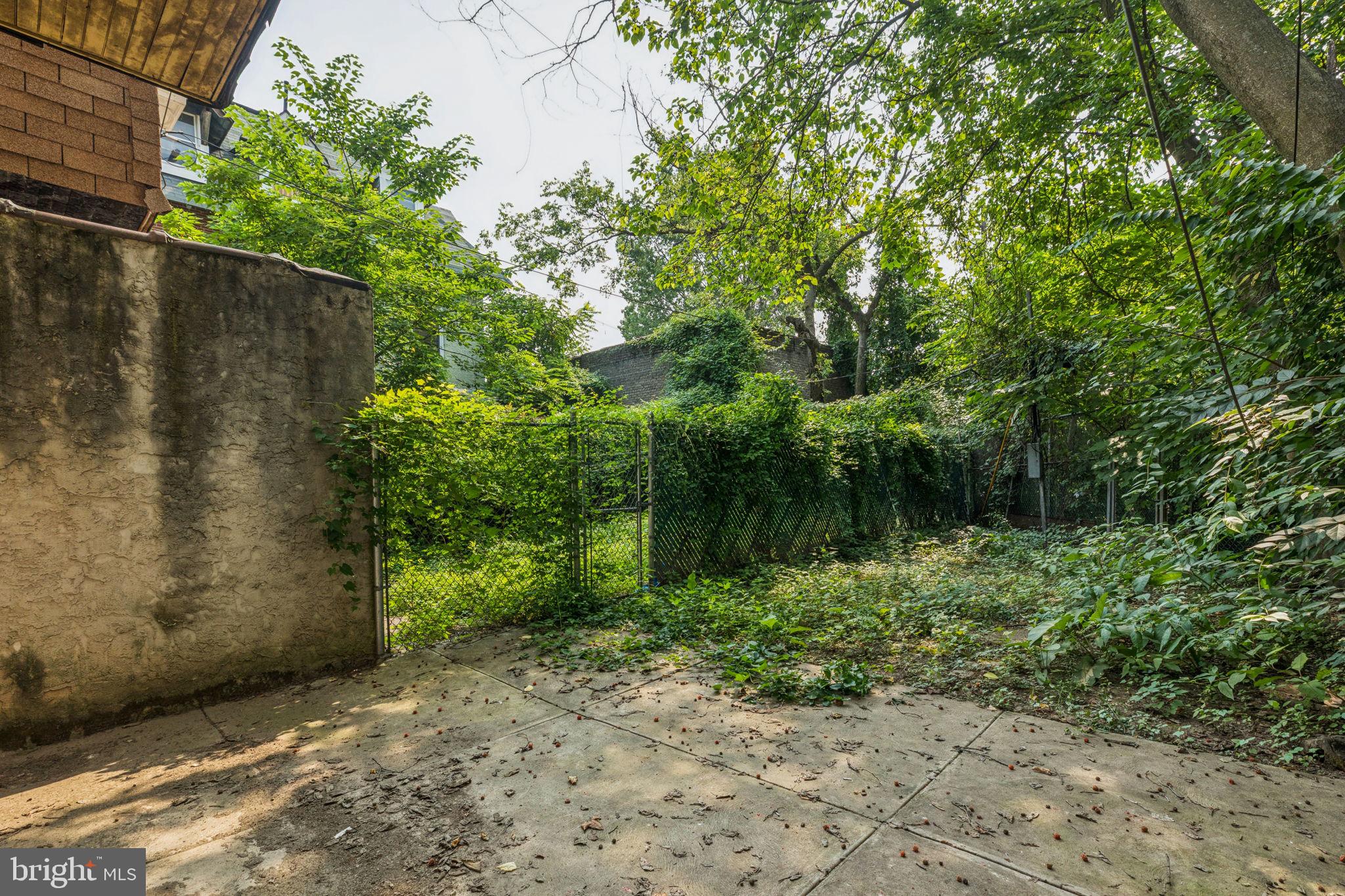 4712 WOODLAND AVENUE