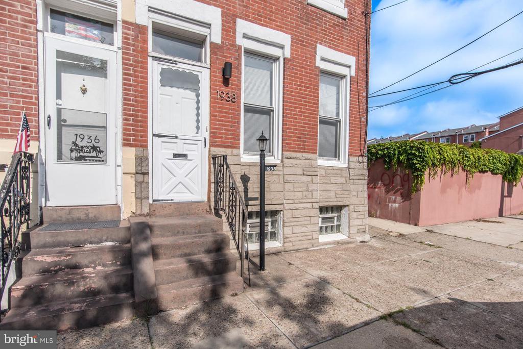 1938 N HOWARD STREET