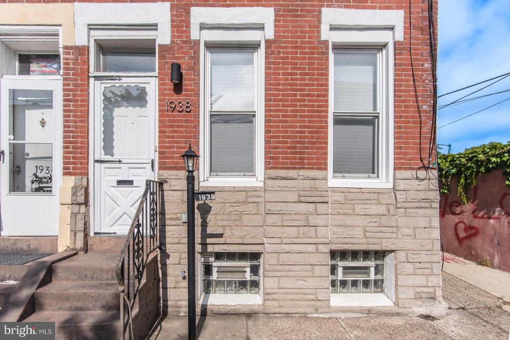 1938 N HOWARD STREET