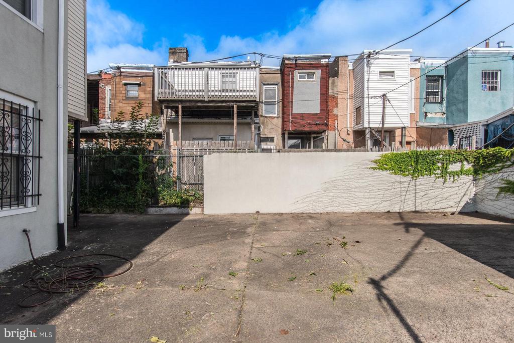 1938 N HOWARD STREET
