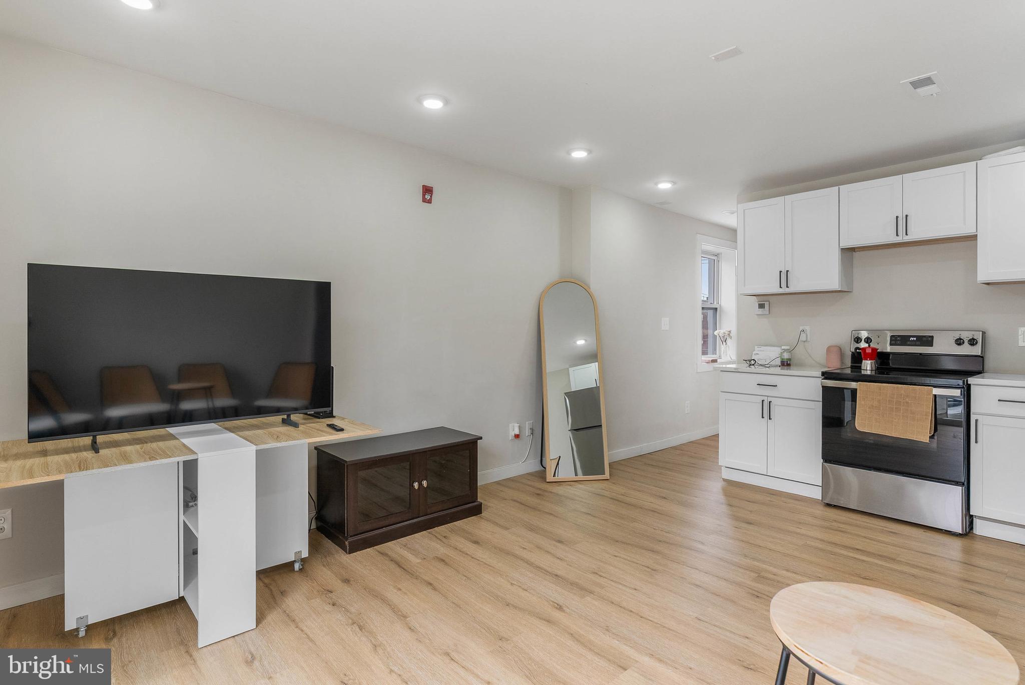 133 W HUNTINGDON STREET