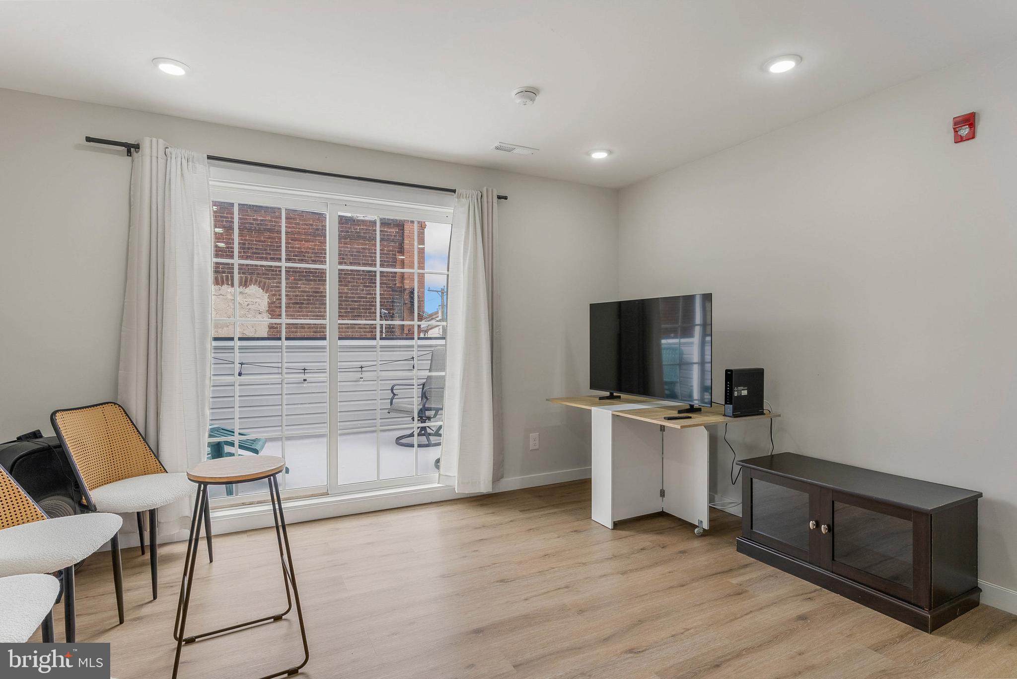 133 W HUNTINGDON STREET