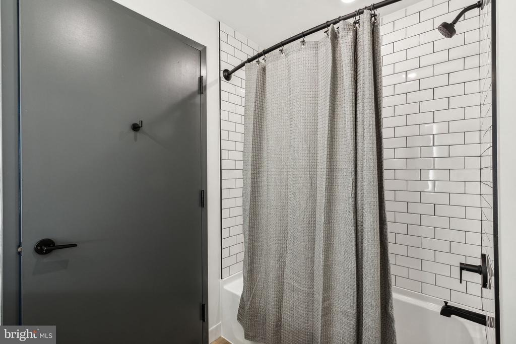 1122 FRANKFORD AVENUE 306