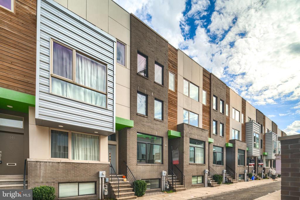 1135 N HOPE STREET 18