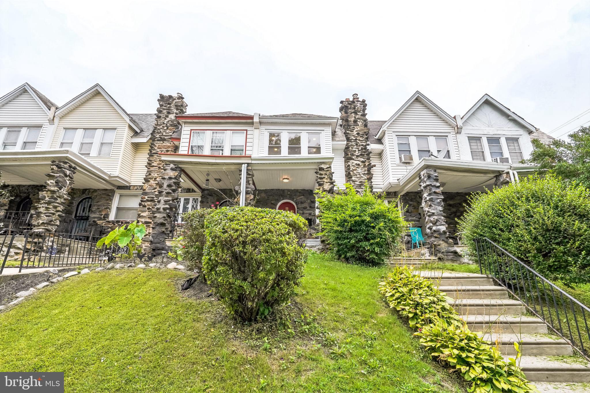 381 E CLIVEDEN STREET