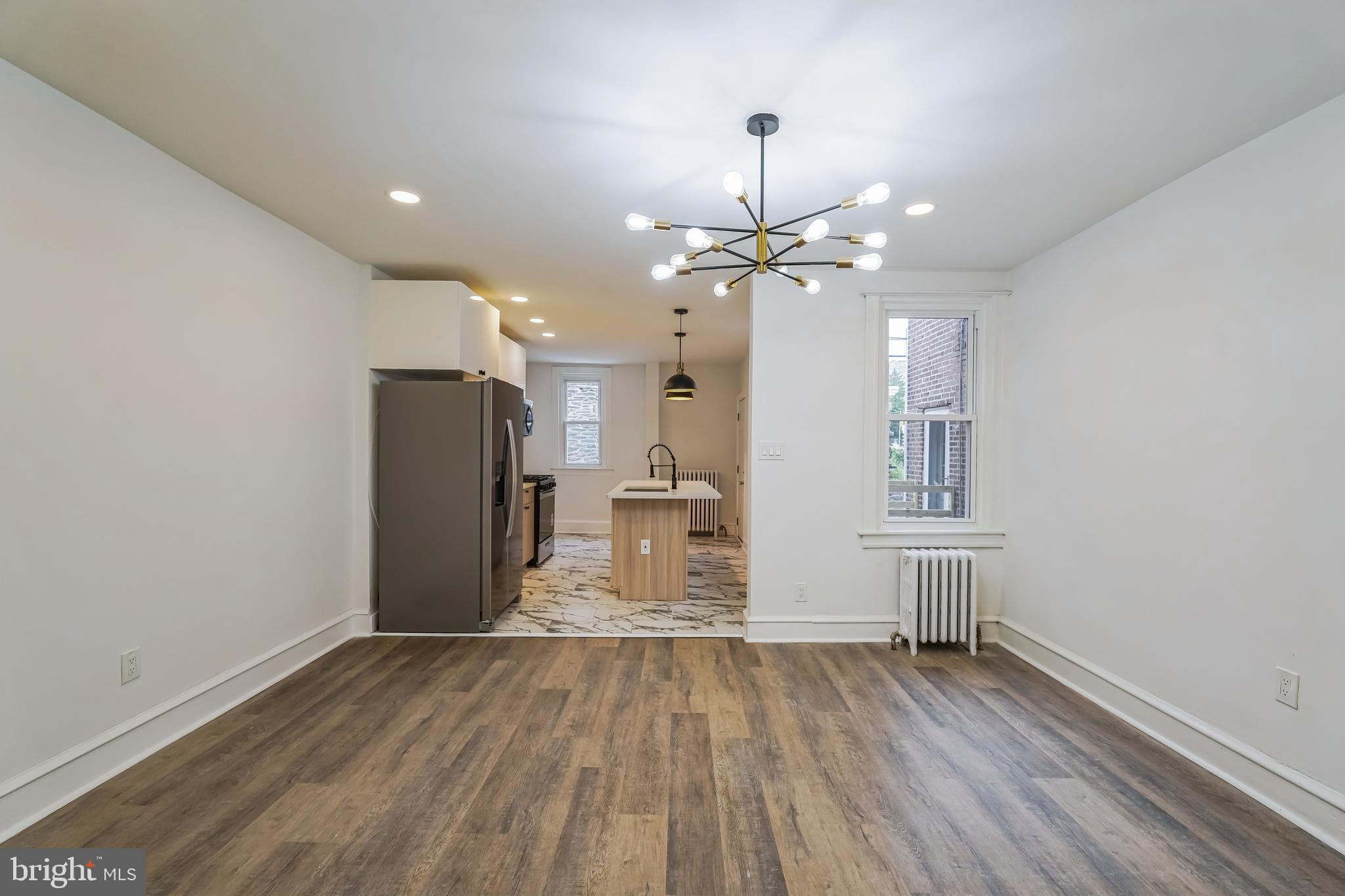 381 E CLIVEDEN STREET