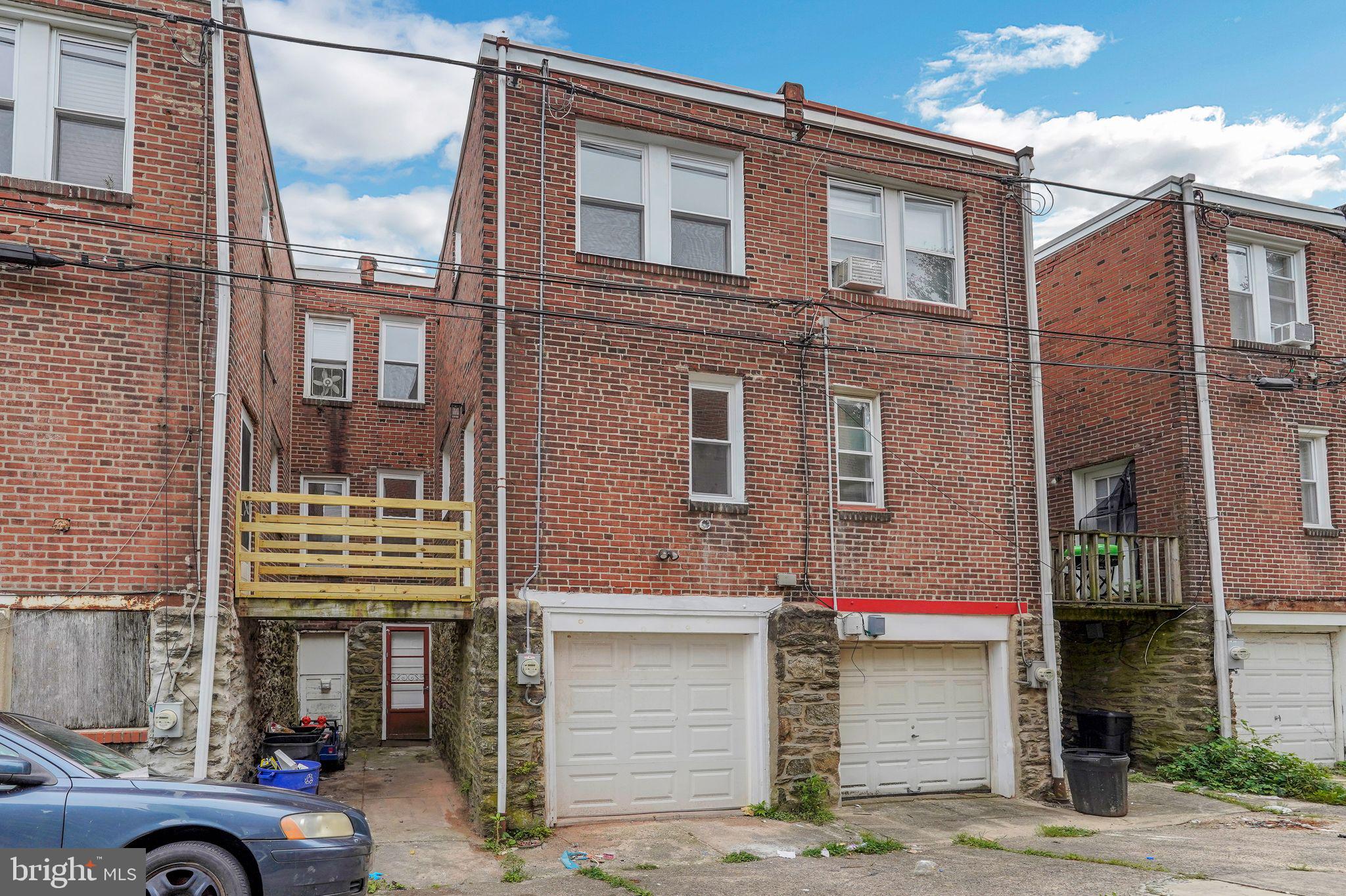 381 E CLIVEDEN STREET