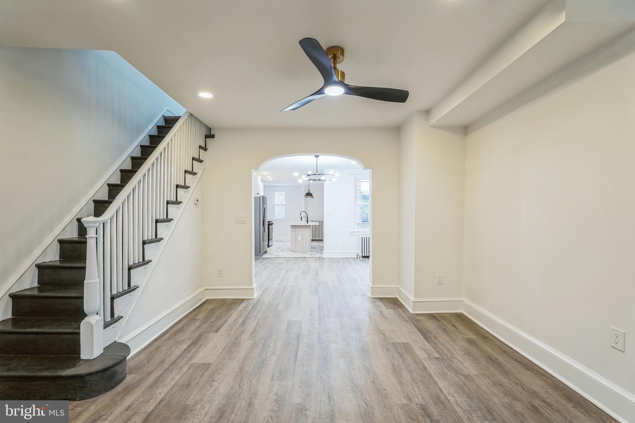 381 E CLIVEDEN STREET
