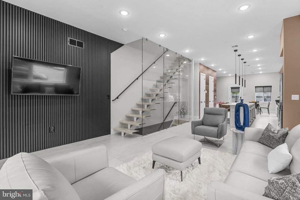 139 W JEFFERSON STREET