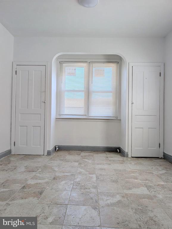 5205 N 5TH STREET Unit: 2R