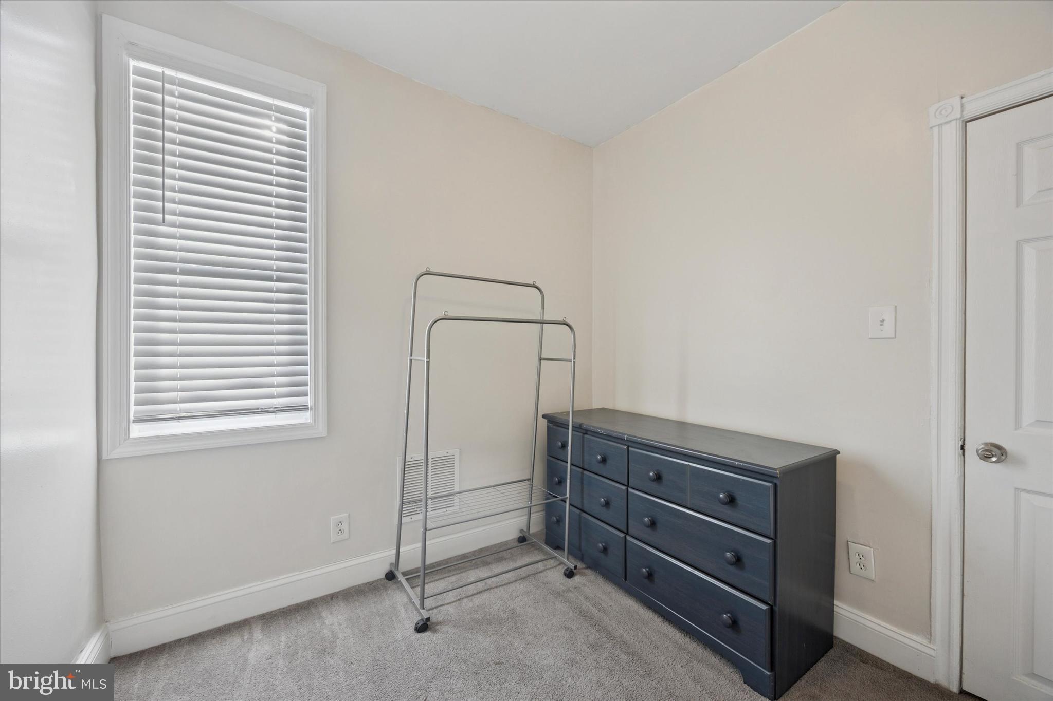 1525 S TAYLOR STREET